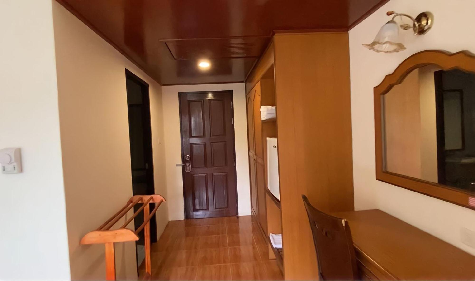 Kata View Pensión Phuket Exterior foto